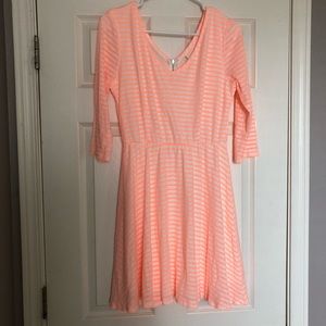 Causal dress size Large
